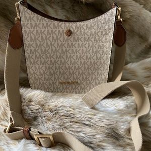 Michael Kors Crossbody Purse